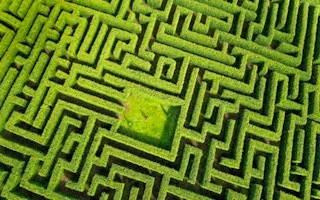 Play The Mazes of Infinity online free